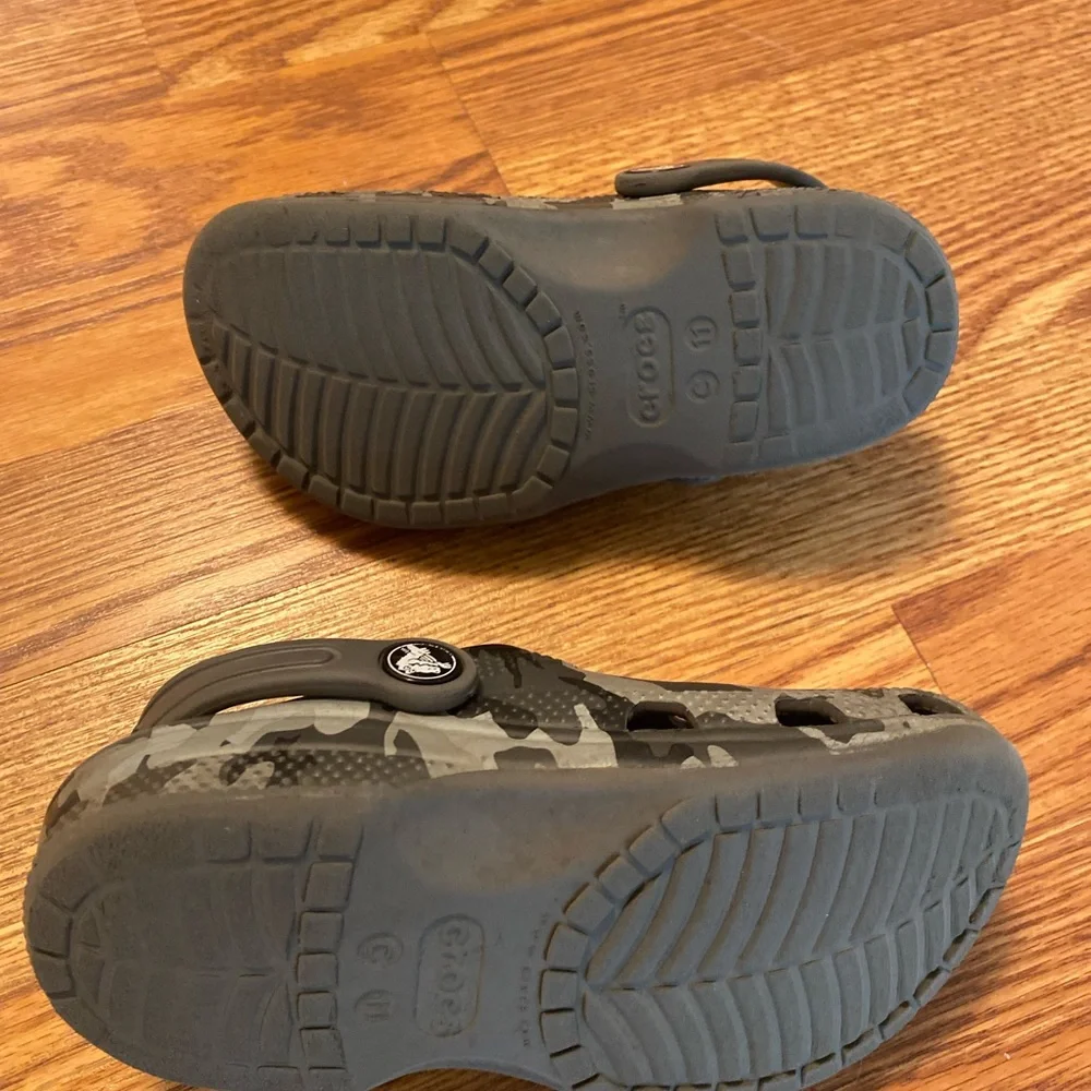 CROCS Kids Camouflage Clogs - Picture 5 of 5
